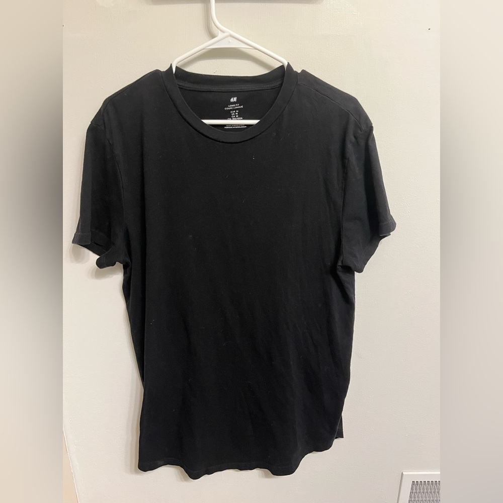 Very comfortable black H&M shirt in good condition size Medium